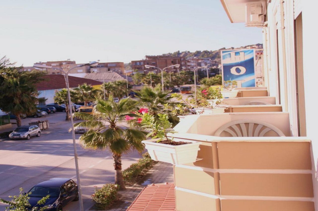 Hotel 4 Stinet Vlorë Exteriér fotografie